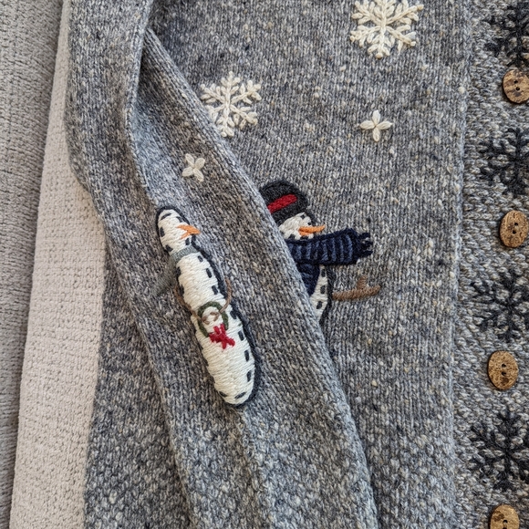 Vintage Woolrich women's sweater medium snowmen snowflakes - Picture 3 of 9